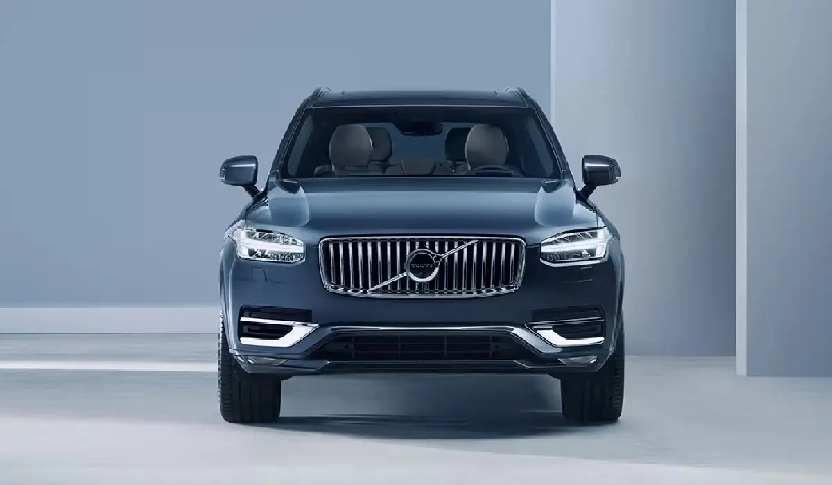Volvo - XC90 D5 R-Design - Luxury Car Rentals - Preowned Luxury Car - Exclusive Concierge Club.webp